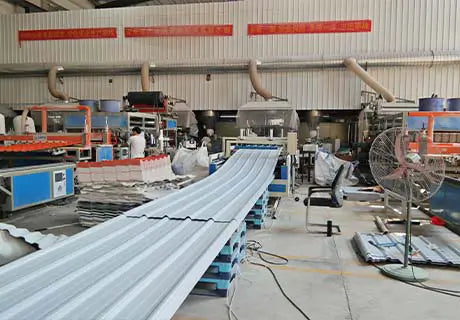 So sánh tấm lợp UPVC, tôn kim loại và tấm xi măng – Ưu điểm thực tế