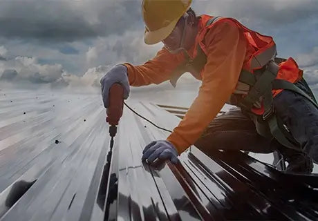 Chọn tôn lợp sai, 3 năm là phải làm lại — Tại sao 90% chủ nhà xưởng đều chọn tôn PVC?